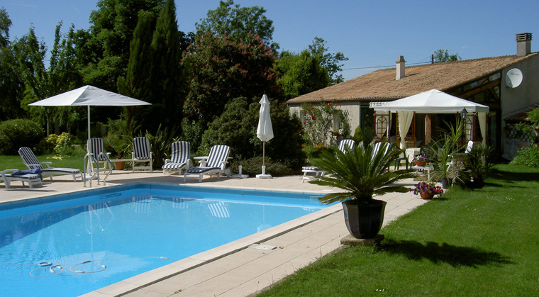 Le Clos du Randier. Gîte rural avec piscine en Charente Maritime